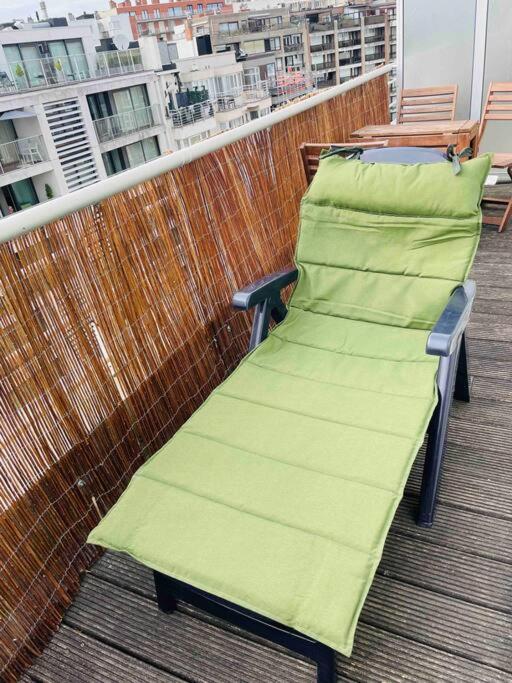 Familial, Lumineux Avec Parking & Terrasse Ostende